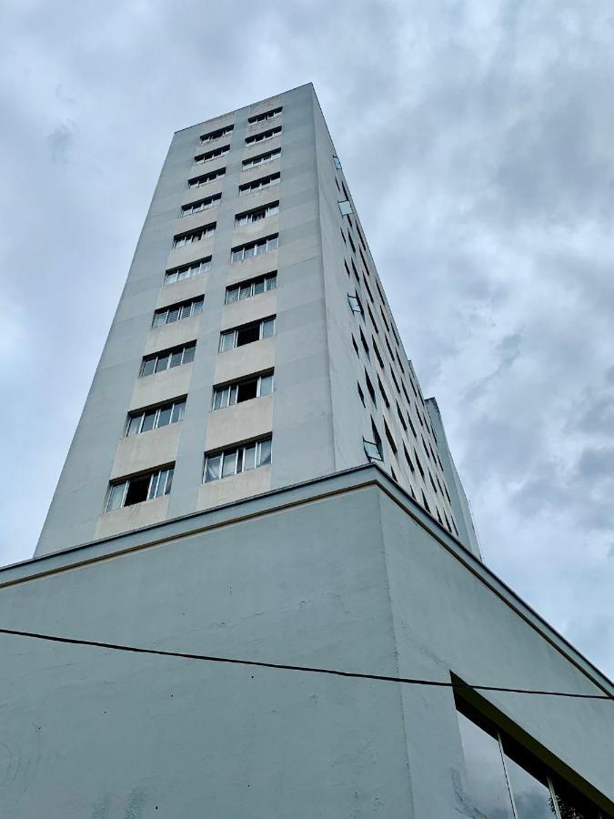 Encantador Suite: Vista Cidade e Cozinha Moderna no Bigorrilho Curitiba Exterior photo